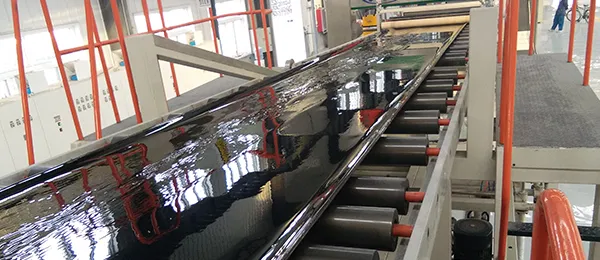 押出成形ジオグリッド製造ライン