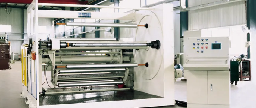 プラスチックフィルム用全自動巻取機